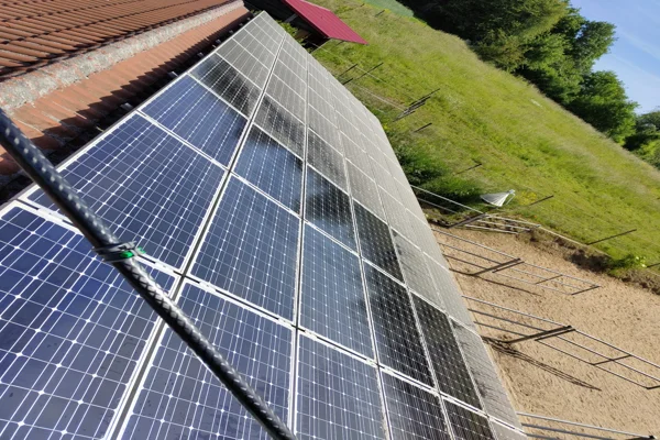 Solarpanel-Reinigung ohne Chemie für nachhaltige Energie im Raum Koblenz