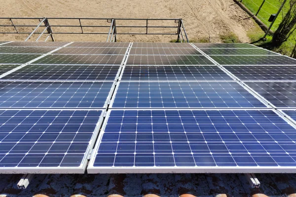 Saubere Photovoltaikanlage für höhere Stromleistung im Raum Neuwied